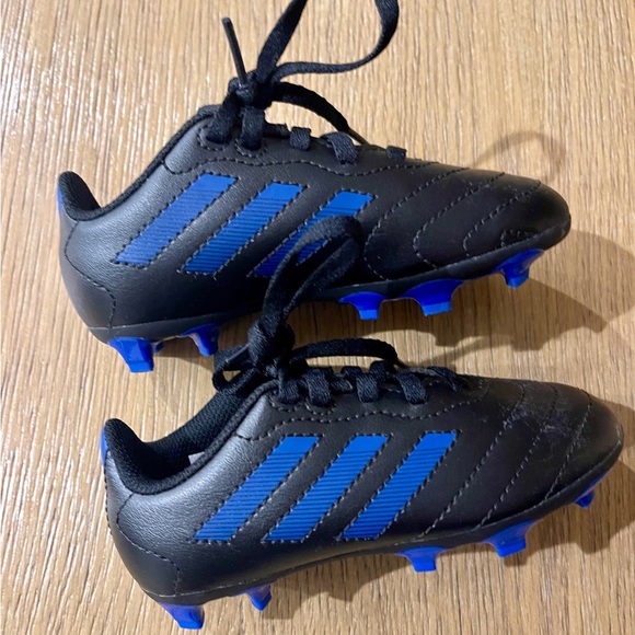 Worn once! Toddler boys Adidas soccer cleats - Picture 1 of 10